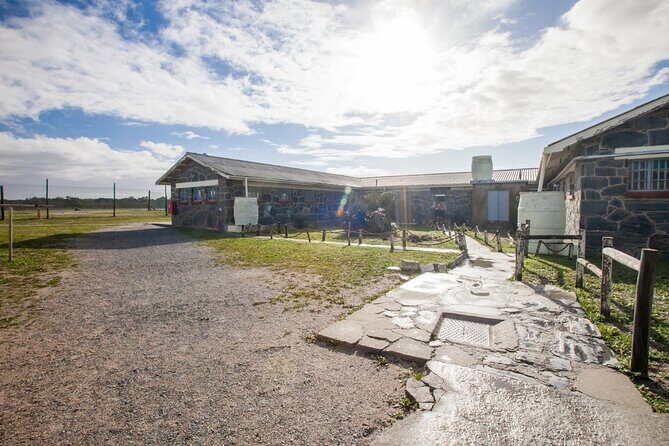Full Day Private Robben Island & City - The Sum Up