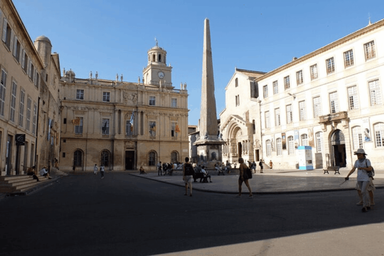 full-day-private-tour-from-avignon-2