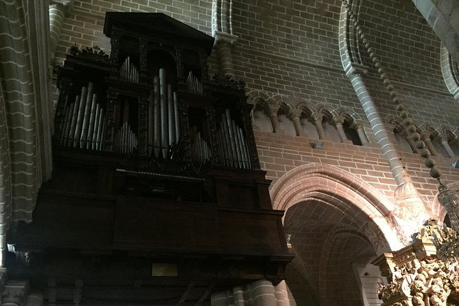 full-day-private-tour-in-evora-and-arraiolos