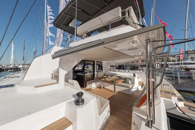 full-day-private-tour-in-santorini-by-luxury-catamaran