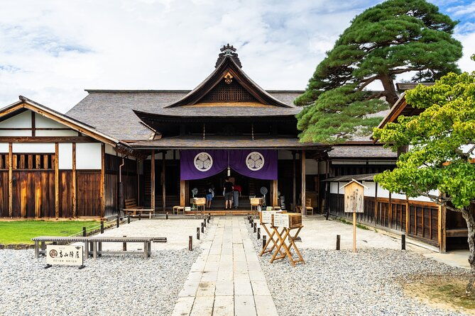 full-day-private-tour-in-takayama-and-shirakawago