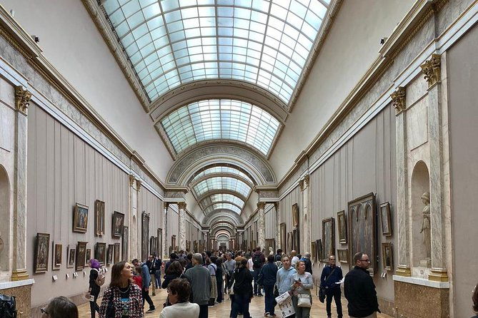 full-day-private-tour-of-paris-sedan-car