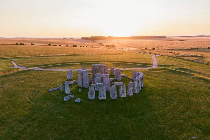 full-day-private-tour-of-stonehenge-and-bath-with-pickup