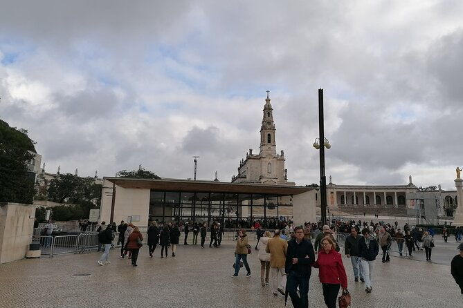 full-day-private-tour-to-fatima-batalha-nazare-and-obidos