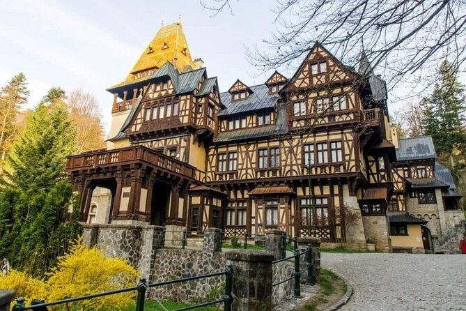 full-day-private-tour-to-sinaia-bran-and-brasov-from-bucharest