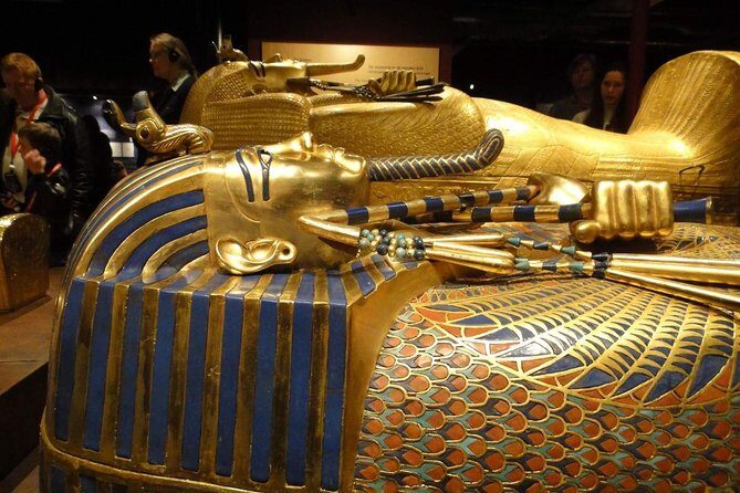 Full Day Pyramids of Giza & Sphinx & the Egyptian Museum With Lunch & Guide - Who Should Consider This Tour?
