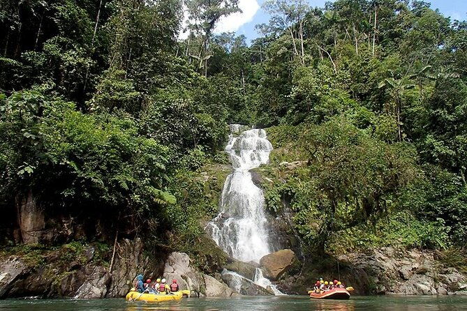 full-day-rafting-in-jondachi-hollin-class-iv-tena-ecuador
