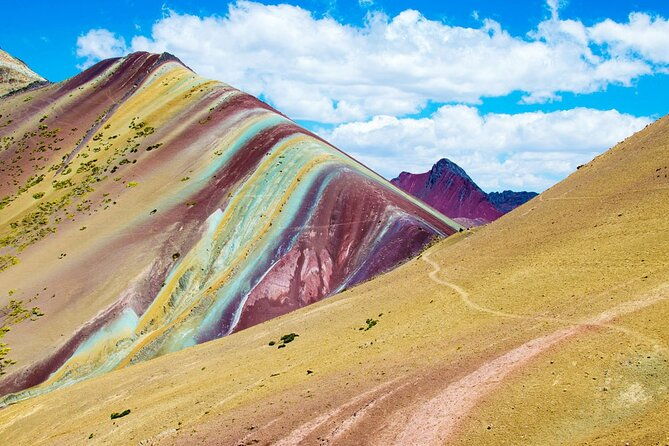 full-day-rainbow-mountain-tour-group-service