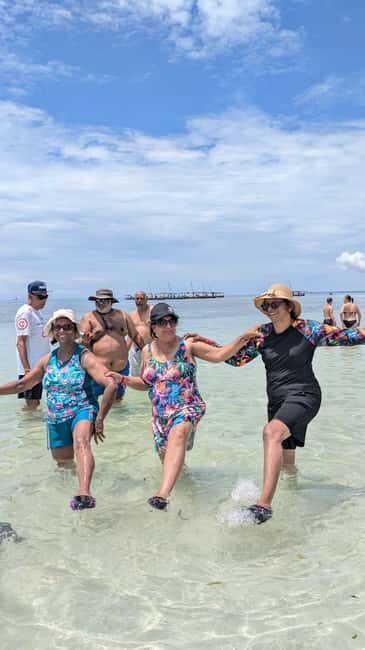 Full Day Safari Blue and Lagoon With SeaFood BBQ - What is the Safari Blue Tour?