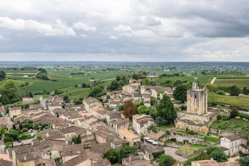 full-day-saint-emilion-village-undergrounds-and-chateaux-2