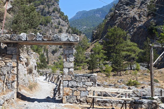 full-day-samaria-gorge-10-mile-walking-tour
