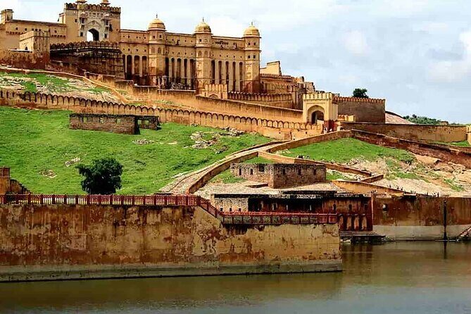 Full Day Sightseeing Jaipur Tour by Car With Guide Include Lunch - The Itinerary in Detail
