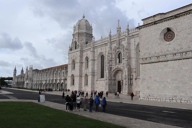 full-day-small-group-tour-in-lisbon-the-most-complete-city-tour-2