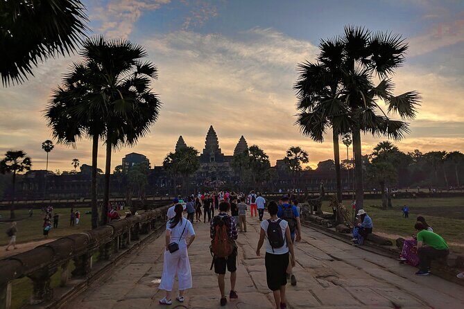 Full-Day Temples of Angkor Small Group Tour - Free Hotel Pick up - Who Is This Tour Perfect For?