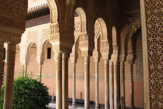 full-day-to-alhambra-palace-and-generalife-gardens-direct-from-malaga