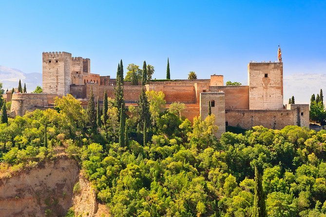 full-day-to-alhambra-palace-and-generalife-gardens-from-torremolinos