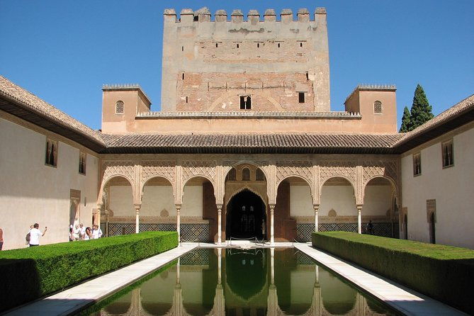 full-day-to-alhambra-palace-and-generalife-gardens-from-torremolinos