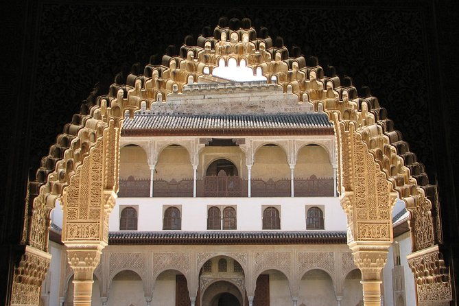 full-day-to-alhambra-palace-and-generalife-gardens-from-torremolinos