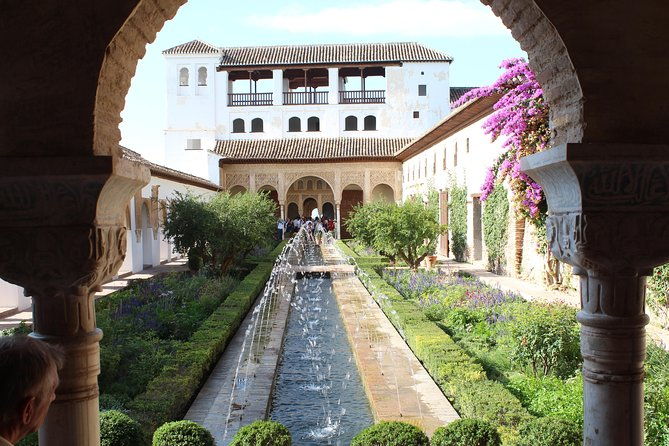 full-day-to-alhambra-palace-and-generalife-gardens-from-torremolinos