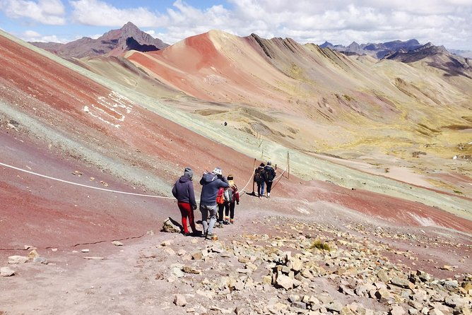 full-day-tour-and-hike-to-rainbow-mountain-from-cusco-peru
