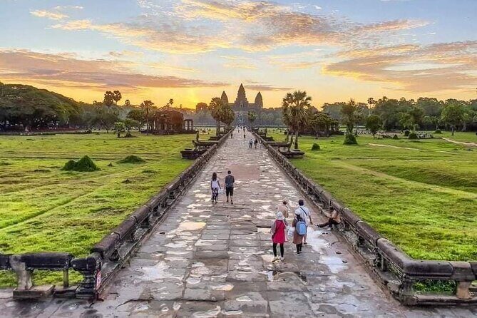 Full Day Tour Angkor Wat Sunrise and Siem Reap Temples - Key Points