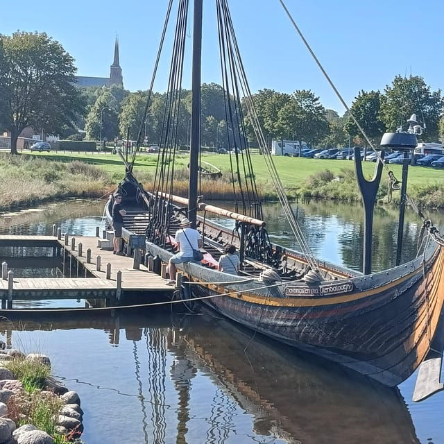 full-day-tour-castle-cathedral-and-viking-ships-tour
