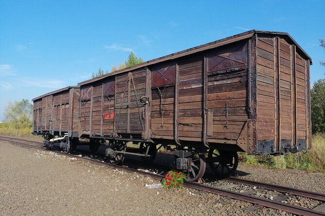 full-day-tour-from-warsaw-to-auschwitz-guided-and-krakow-by-car