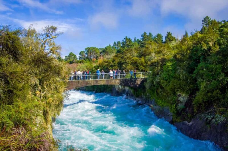 Full-Day Tour: Huka Falls, Hot Springs & Hobbiton Movie Set - Discovering North Island’s Natural Wonders and Hobbiton: A Complete Review