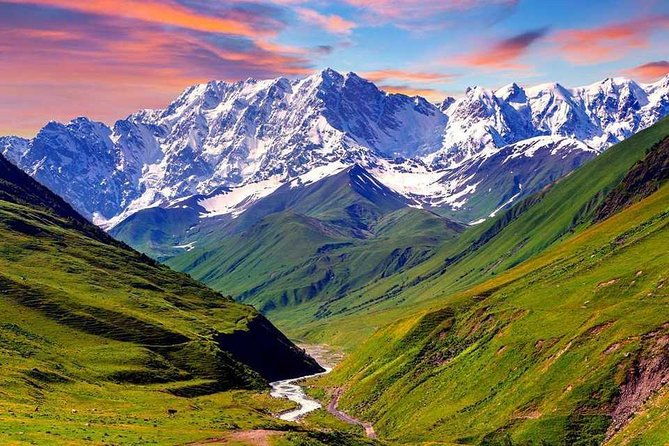 full-day-tour-in-kazbegi-ananuri-gudauri-gergeti