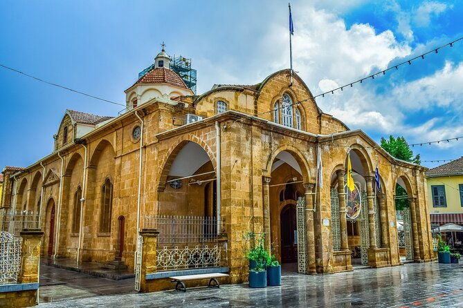 full-day-tour-in-nicosia-split-in-two
