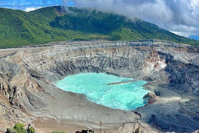 full-day-tour-in-poas-volcano-and-the-waterfall-garden