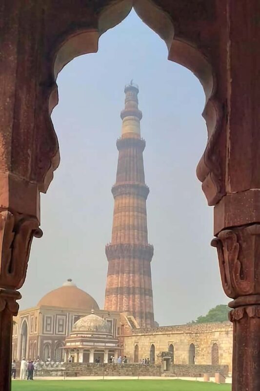 Full Day Tour of Delhi With Guide, Entrances & Lunch - Key Points