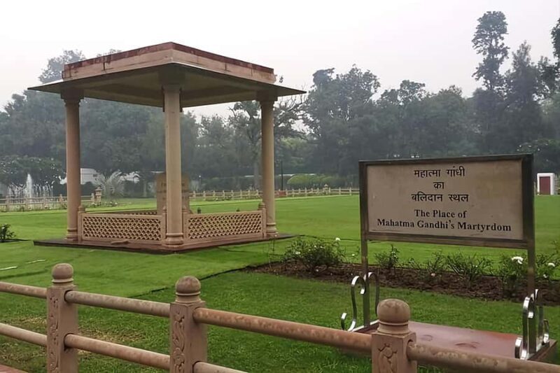 Full Day Tour of Delhi With Guide, Entrances & Lunch - Practical Aspects to Keep in Mind