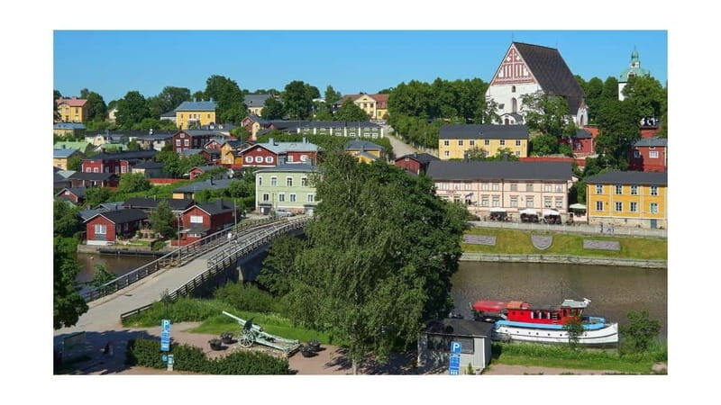 Full-Day Tour of Helsinki Landmarks and Porvoo's Old Town - Transition to Porvoo: A Scenic Drive