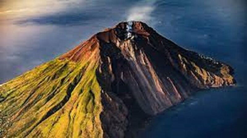 full-day-tour-of-panarea-and-stromboli-by-night-with-aperitif