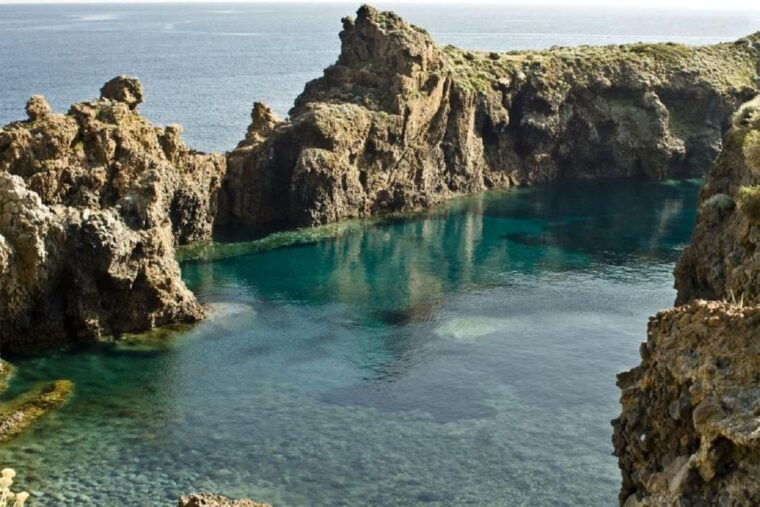 full-day-tour-of-panarea-and-stromboli-by-night-with-aperitif