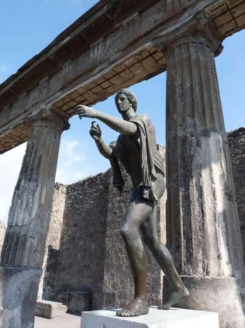 Full-day tour of Pompeii with guided visit to the archaeological excavations - FAQs