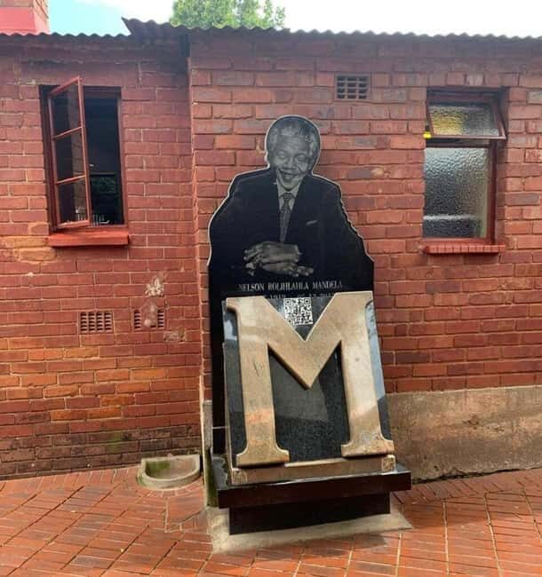 Full-Day Tour of Soweto, Johannesburg, and Apartheid Museum - Key Points