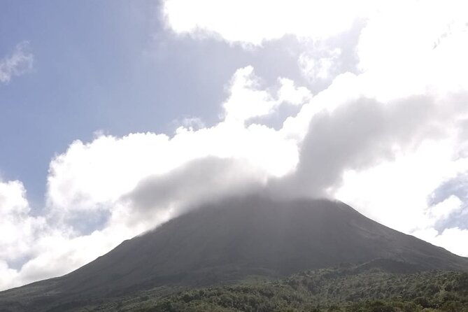 full-day-tour-of-the-arenal-volcano-from-la-fortuna