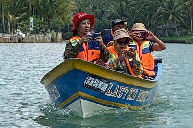 Full Day Tour Pacitan-East java departure from Yogyakarta:Beaches,cave,and River - A Detailed Look at the Pacitan Experience