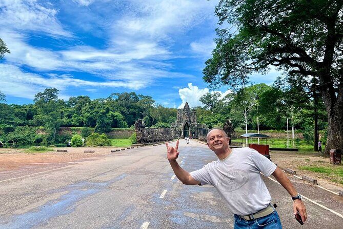 Full Day Tour Phnom Penh to Siem Reap Taxi, Angkor Visit & Return - The Mystical Atmosphere of Ta Prohm