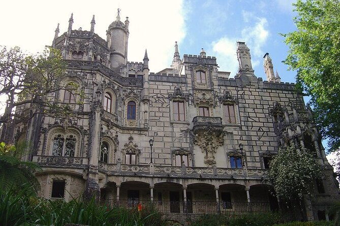 full-day-tour-sintra-pena-palace-regaleira-cabo-roca-cascais