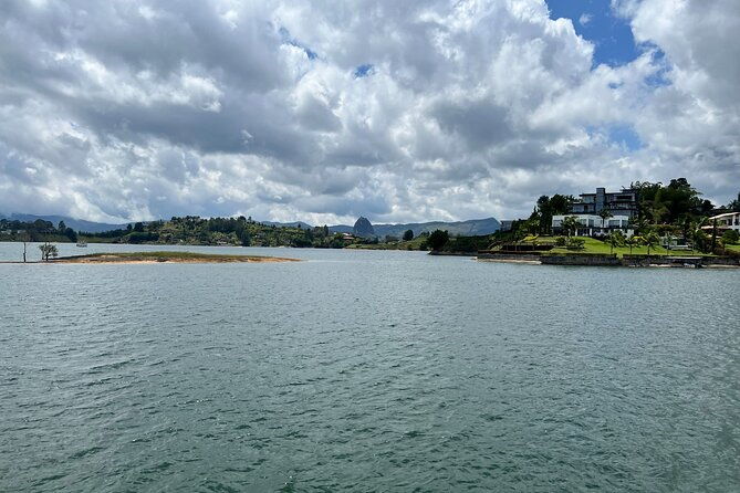 full-day-tour-to-guatape-with-pickup-breakfast-and-lunch