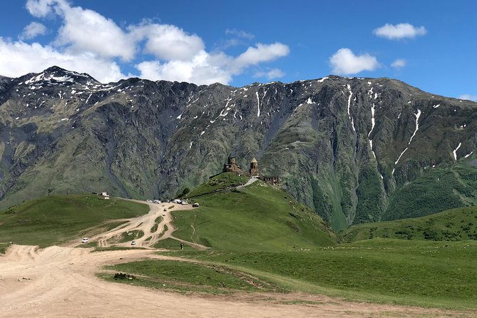 full-day-tour-to-kazbegi