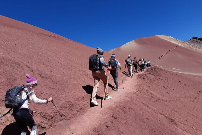 full-day-tour-to-rainbow-mountain-group-visit