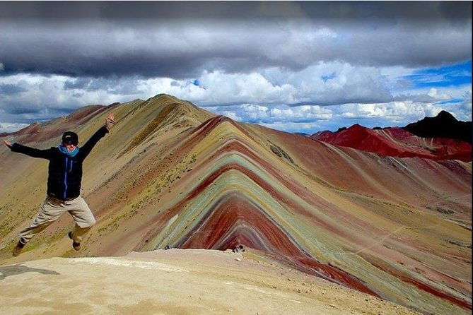 full-day-tour-to-rainbow-mountain-group-visit