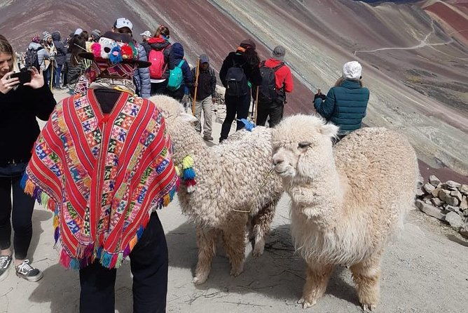 full-day-tour-to-rainbow-mountain-group-visit