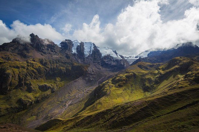 full-day-tour-to-the-rainbow-mountain-from-cusco-by-horse