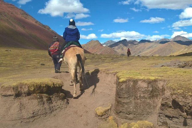 full-day-tour-to-the-rainbow-mountain-from-cusco-by-horse