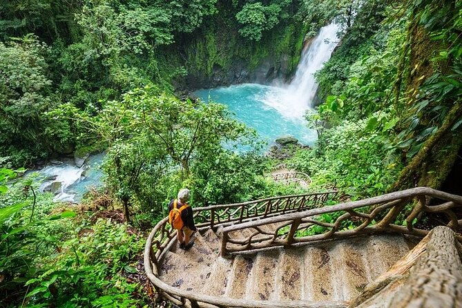 full-day-tour-tubin-arenal-la-fortuna-volcano-waterfall